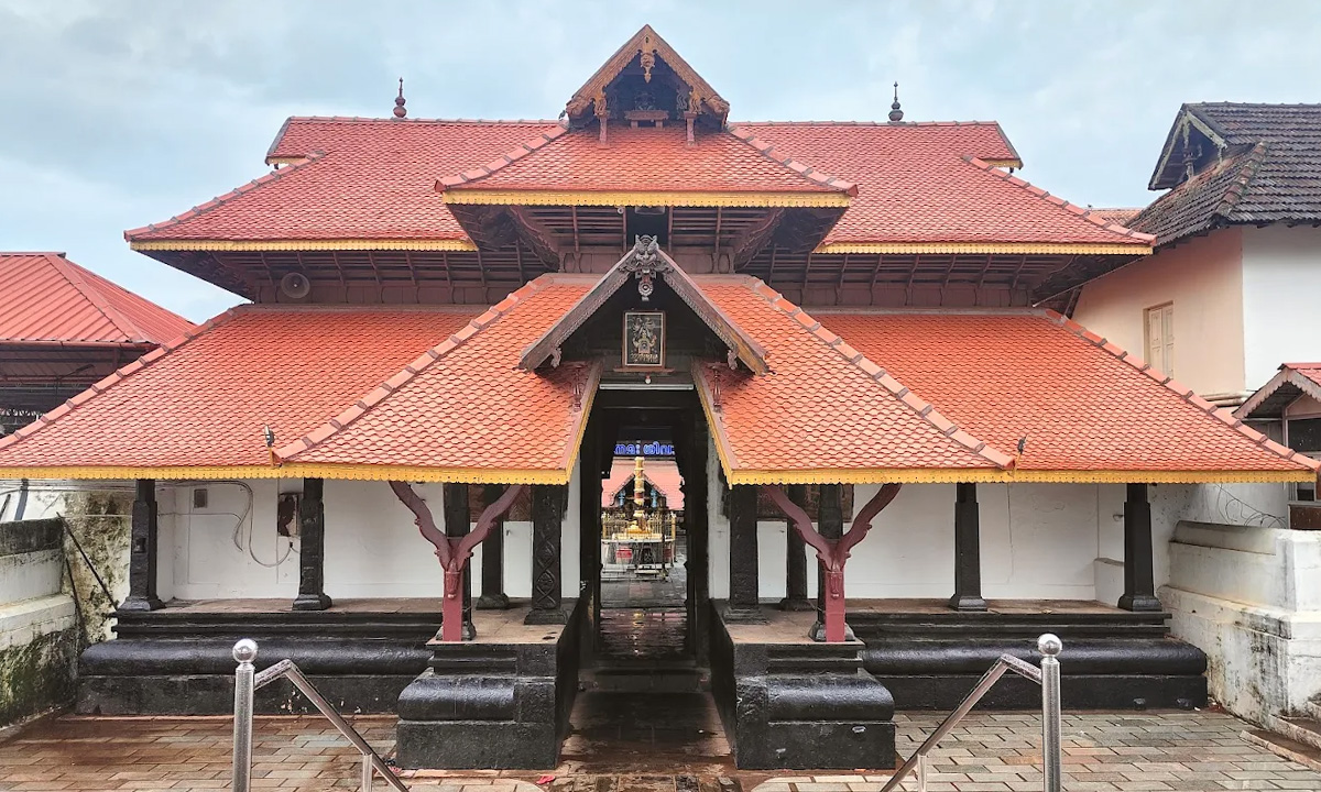 ettumanoor temple timings